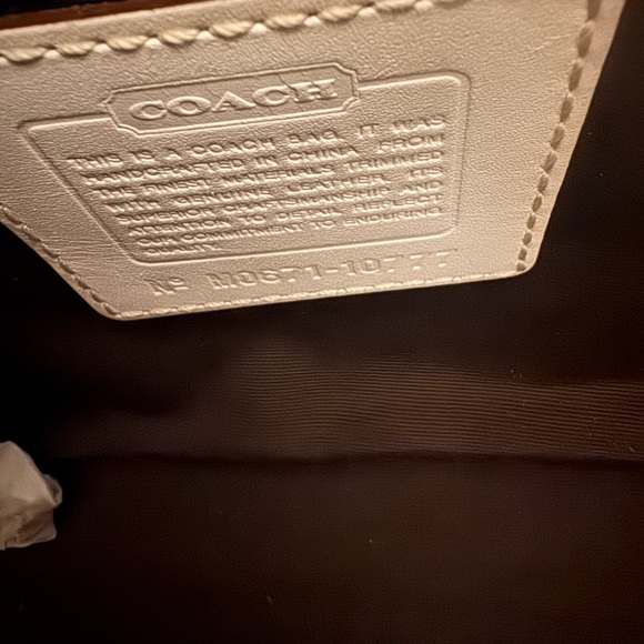 White coach bag - Picture 9 of 9